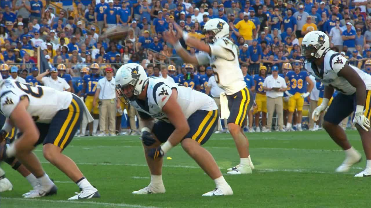 CJ Donaldson crosses goal line for 4-yard rushing touchdown