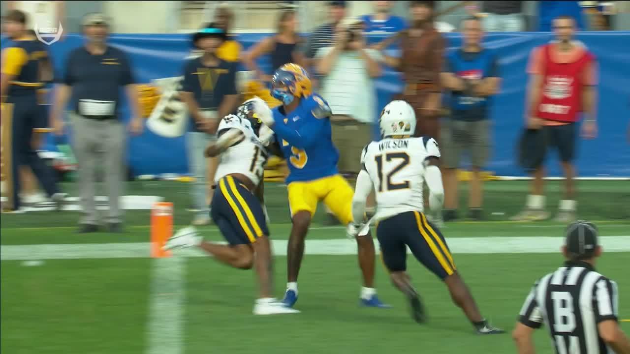 Eli Holstein throws 40-yard touchdown pass pass to Daejon Reynolds