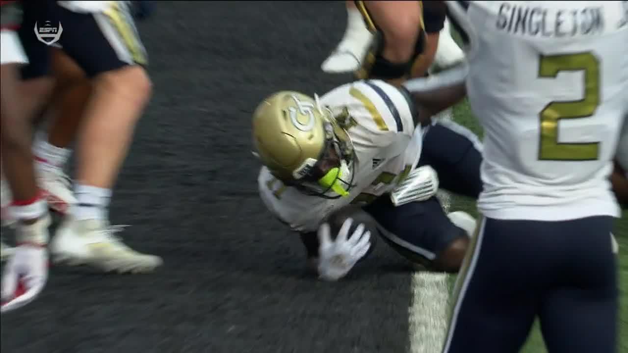 Jamal Haynes crosses goal line for 1-yard rushing touchdown