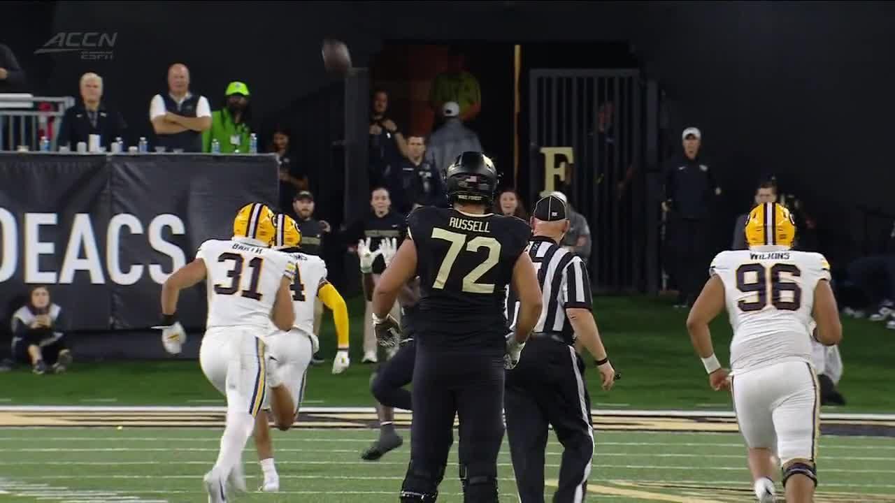 Hank Bachmeier airs it out for 44-yard touchdown pass