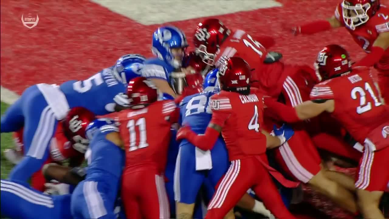 Jake Retzlaff surfs into end zone, gets picked 2-point try