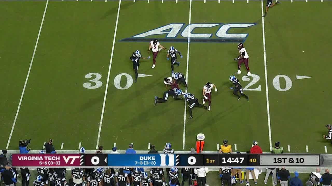 Jaylin Lane powers past defense for 14-yard rush
