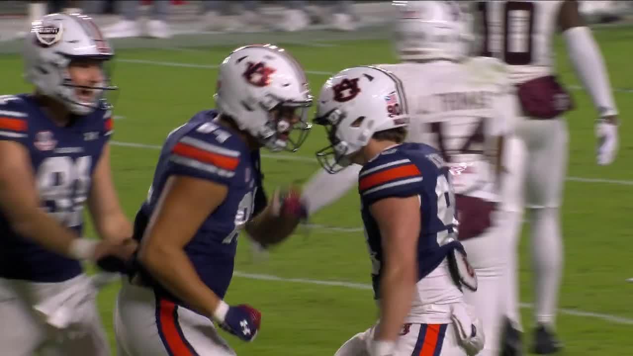 Ian Vachon drills a game-tying FG in closing seconds